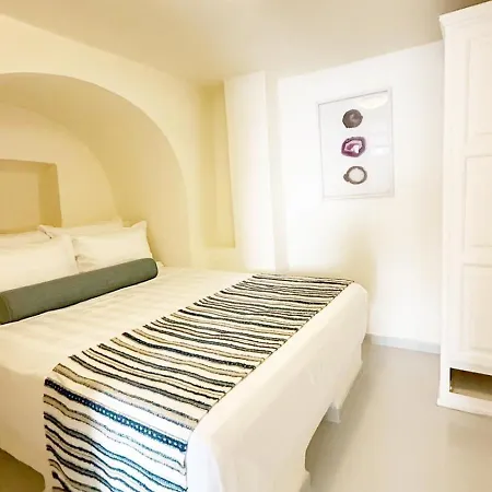 Santorini Theasis Отель
